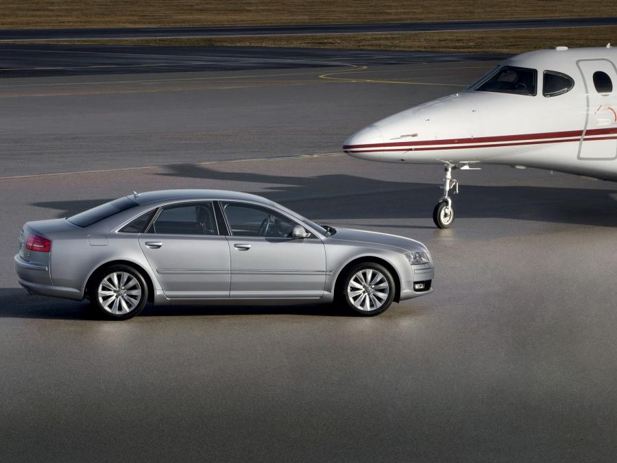  Audi A8 3.0 TDI Quattro (D3) 2008 года  (фото 3 из 3)